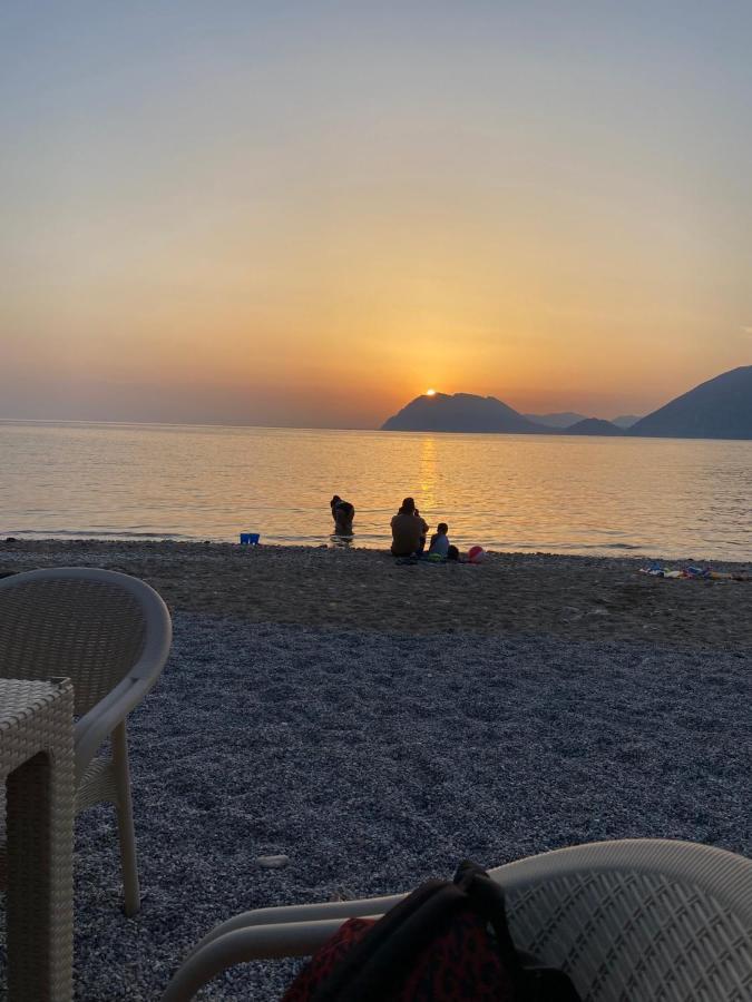 Blue View Appartement Patras Buitenkant foto
